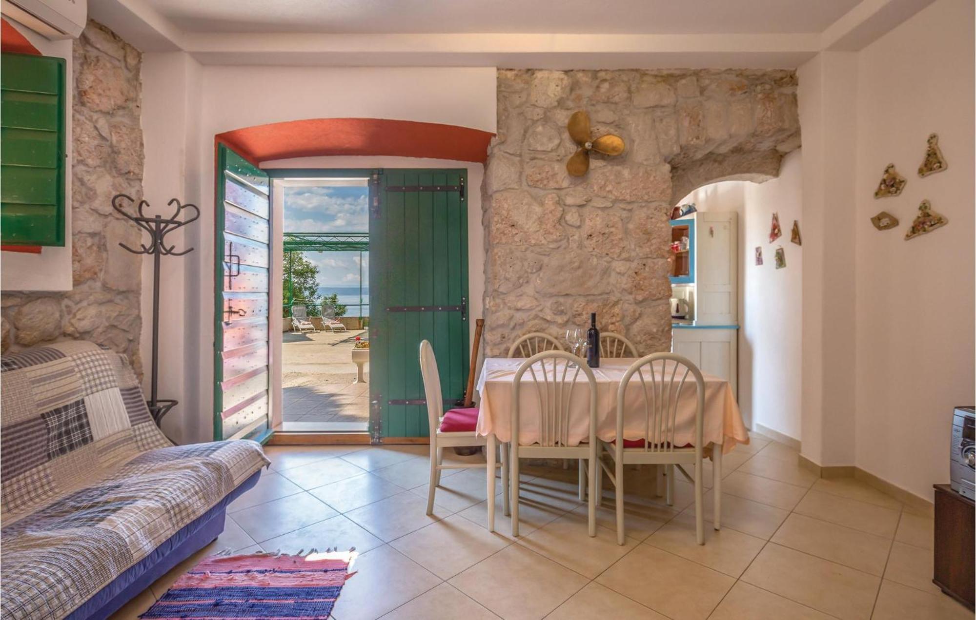Awesome Home In Podgora With Kitchen Extérieur photo