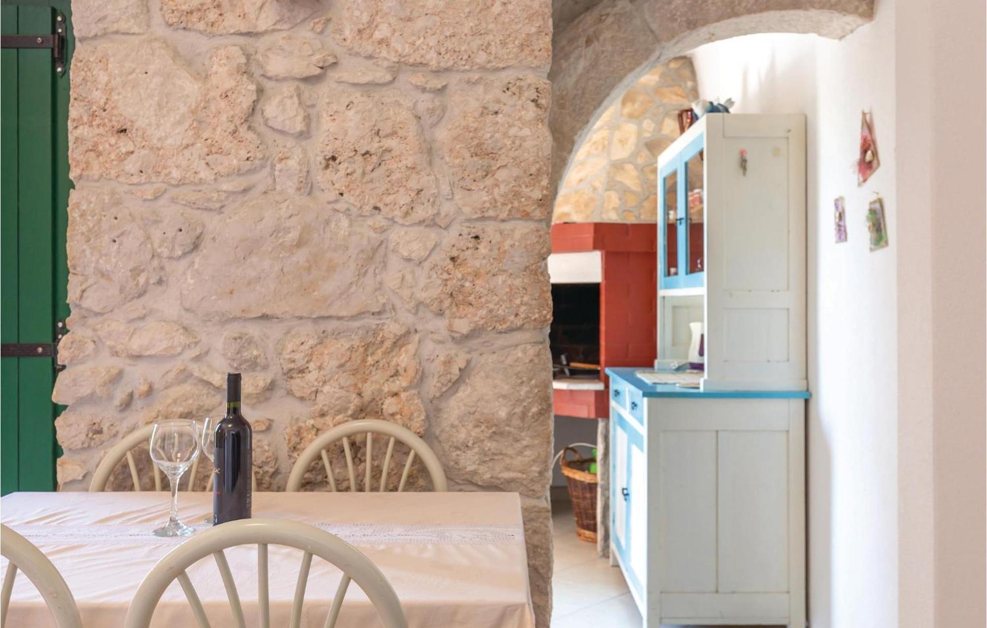 Awesome Home In Podgora With Kitchen Extérieur photo