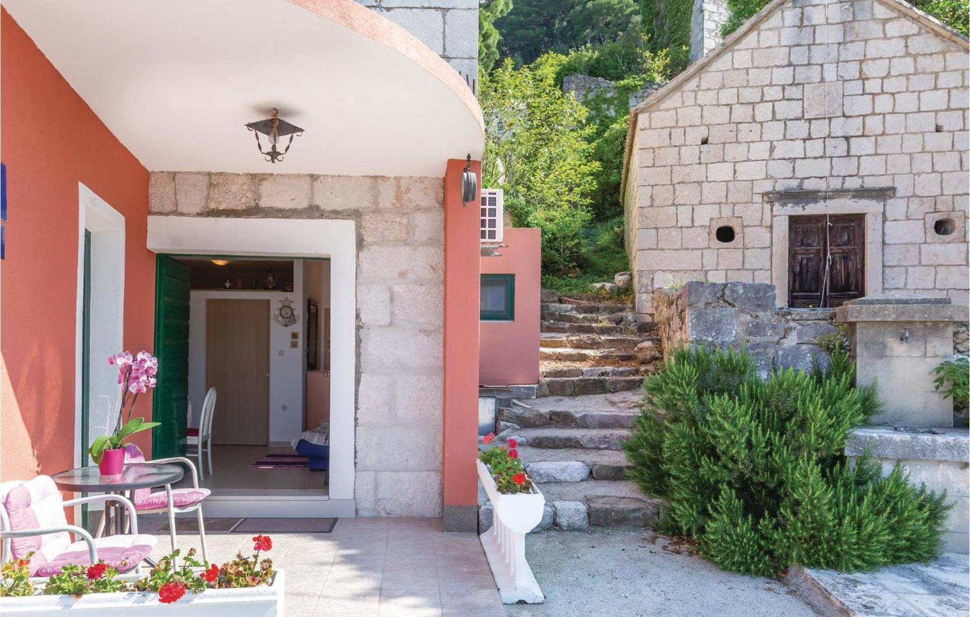 Awesome Home In Podgora With Kitchen Extérieur photo