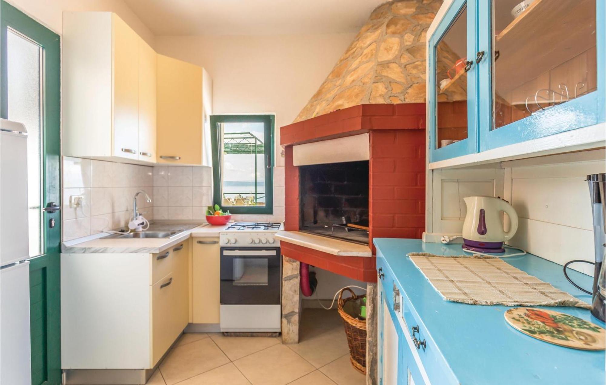 Awesome Home In Podgora With Kitchen Extérieur photo